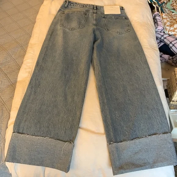 NWT Q2 Straight Leg Womens Cuffed Jean - size 10 - Picture 7 of 14